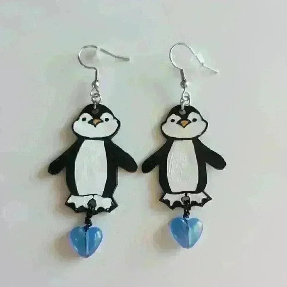 Adorable penguin  earrings with cute little hearts beads ✦ handmade & unique ✦ - Picture 2 of 10